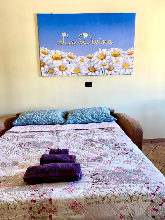 La Divina Apartment Cosenza Bagian luar foto